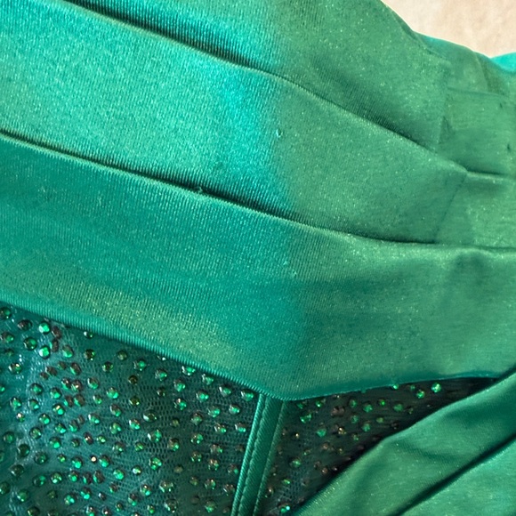 Cinderella Divine Emerald Gown
Straps have been added,can be easily removed. - Picture 6 of 7